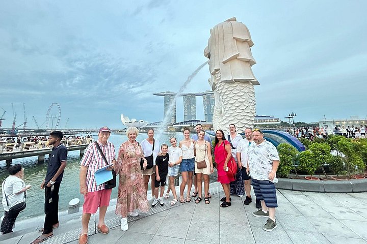 Singapore River cruise på natten med stadssilhuett och ljusshower, foto 24 | wizardtrip