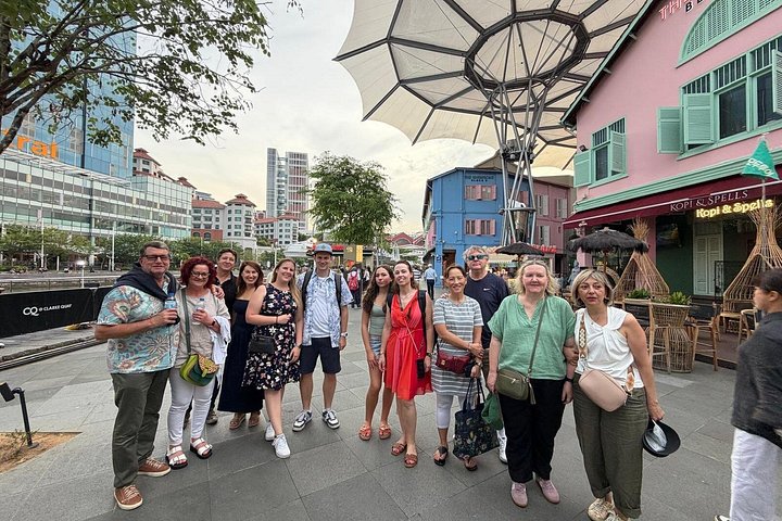 Singapore River cruise på natten med stadssilhuett och ljusshower, foto 30 | wizardtrip