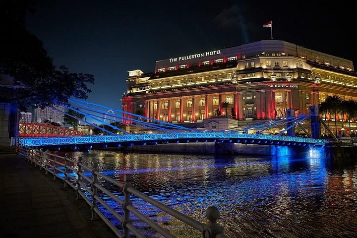 Singapore River cruise på natten med stadssilhuett och ljusshower, foto 47 | wizardtrip