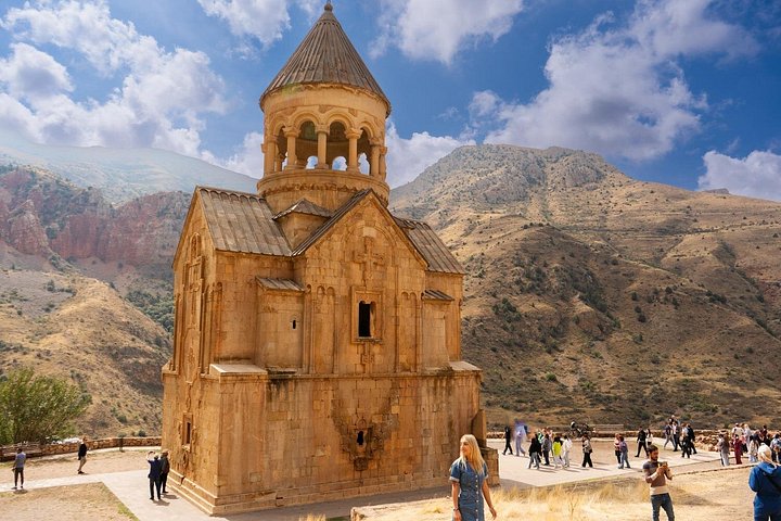 Explore mosteiros históricos, cavernas antigas e adegas renomadas da Armênia em um passeio panorâmico de um dia, foto 8 | wizardtrip