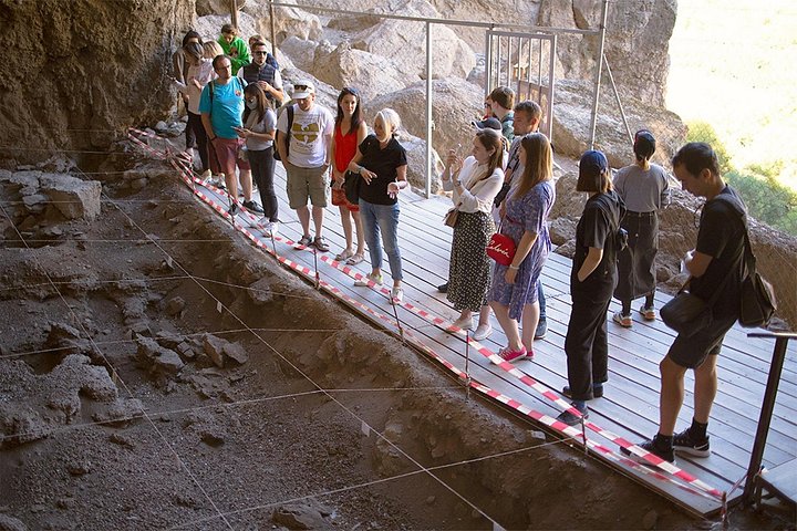 Explore mosteiros históricos, cavernas antigas e adegas renomadas da Armênia em um passeio panorâmico de um dia, foto 14 | wizardtrip