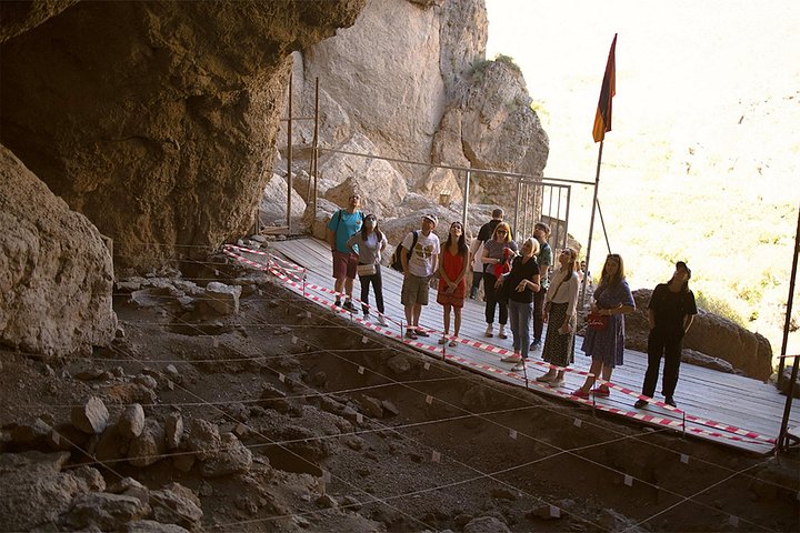 Explore mosteiros históricos, cavernas antigas e adegas renomadas da Armênia em um passeio panorâmico de um dia, foto 15 | wizardtrip