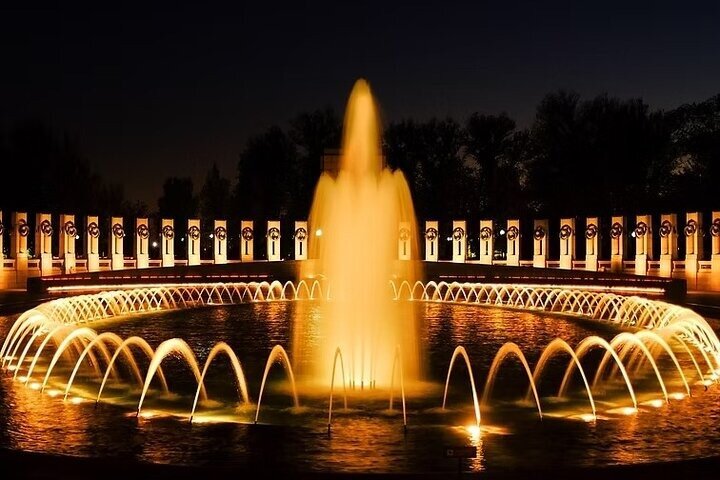 Night tour of Washington DC monuments and memorials, including the Lincoln Memorial and U.S. Capitol, photo 6 | wizardtrip