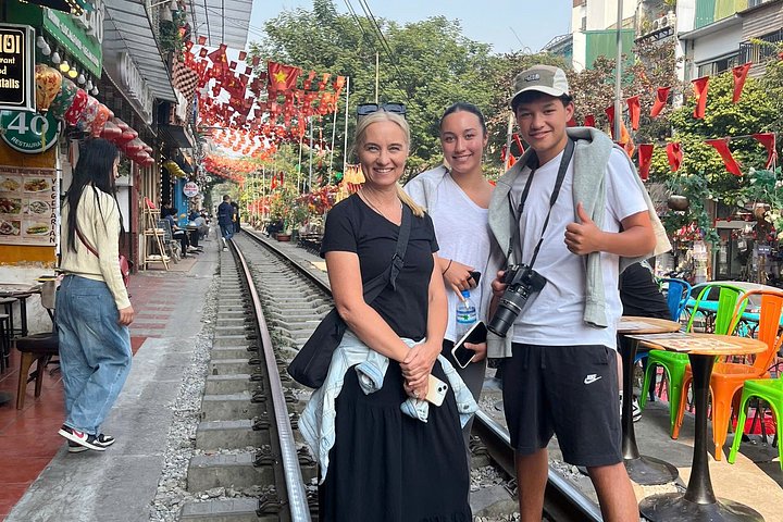 Vintage Jeep tour exploring Hanoi's highlights, including Train Street, local life, and scenic lakes, photo 12 | wizardtrip