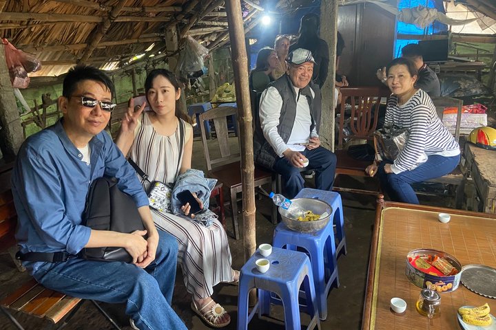 Vintage Jeep tour exploring Hanoi's highlights, including Train Street, local life, and scenic lakes, photo 16 | wizardtrip