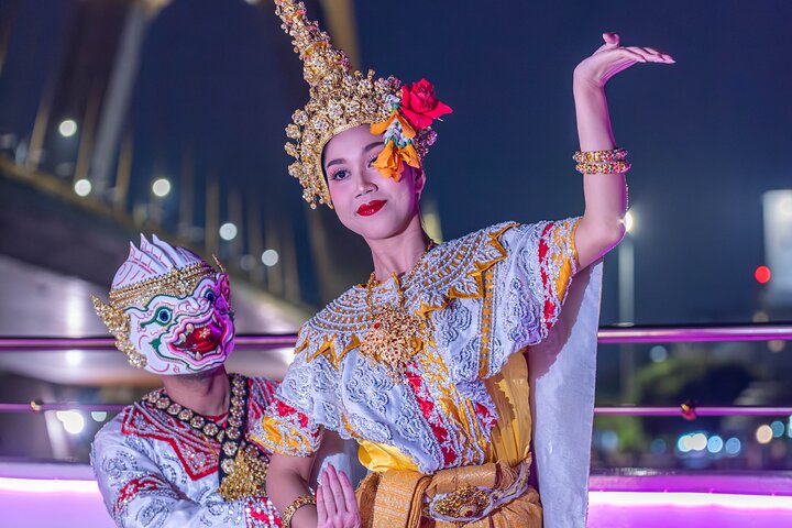 Crucero de lujo 5 estrellas por el río Chao Phraya de Bangkok por la noche, con monumentos iluminados, foto 6 | wizardtrip