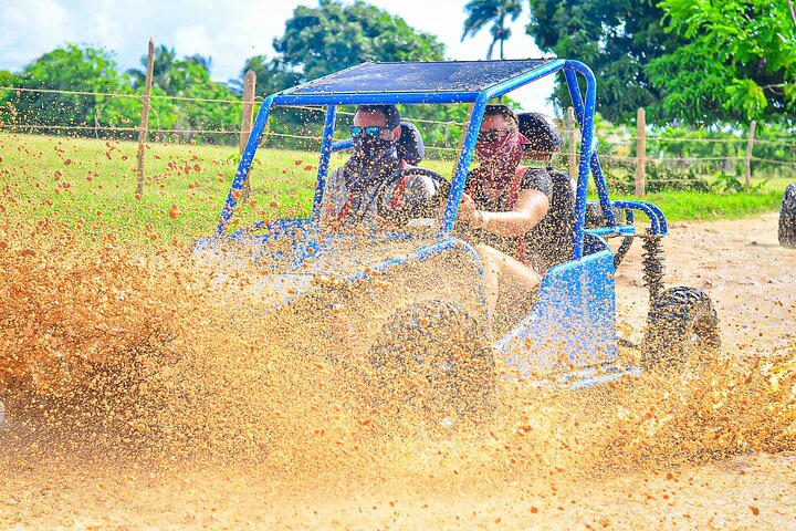 Vive una emocionante aventura en buggy en Punta Cana, conduciendo por paisajes naturales hasta una playa y una cueva, foto 7 | wizardtrip