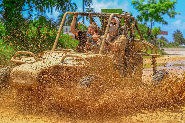Vive una emocionante aventura en buggy en Punta Cana, conduciendo por paisajes naturales hasta una playa y una cueva, foto 9 | wizardtrip