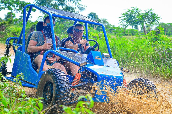 Vive una emocionante aventura en buggy en Punta Cana, conduciendo por paisajes naturales hasta una playa y una cueva, foto 14 | wizardtrip