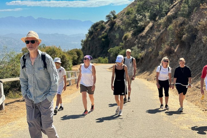 Wandern Sie zum ikonischen Hollywood Sign für atemberaubende Ausblicke und Fotomöglichkeiten, Foto 8 | wizardtrip