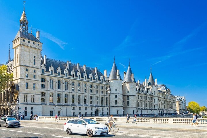 Guided tour of Notre Dame Cathedral in Paris, France, photo 10 | wizardtrip