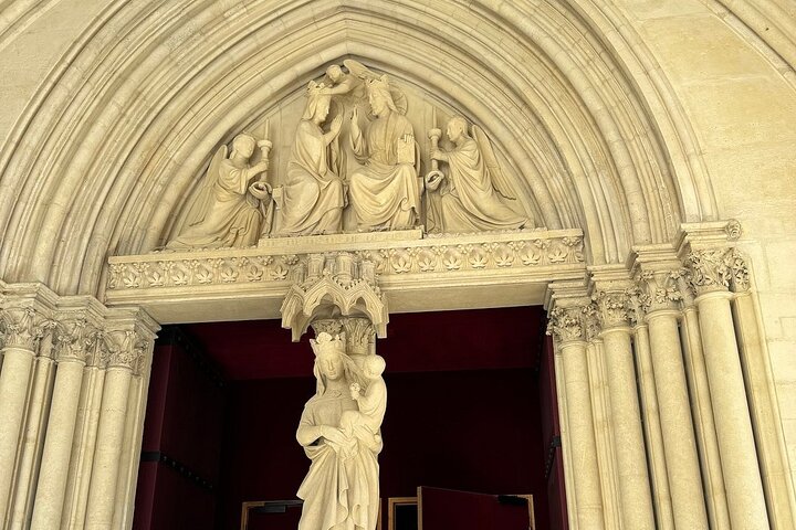 Guided tour of Notre Dame Cathedral in Paris, France, photo 12 | wizardtrip