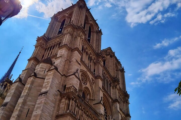 Guided tour of Notre Dame Cathedral in Paris, France, photo 16 | wizardtrip