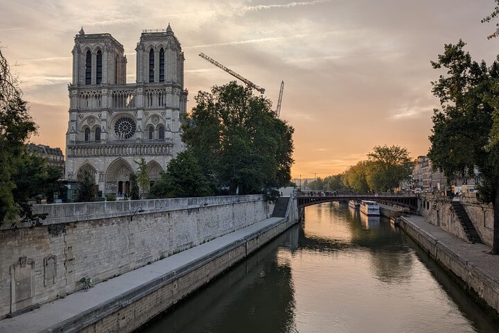 Guided tour of Notre Dame Cathedral in Paris, France, photo 22 | wizardtrip