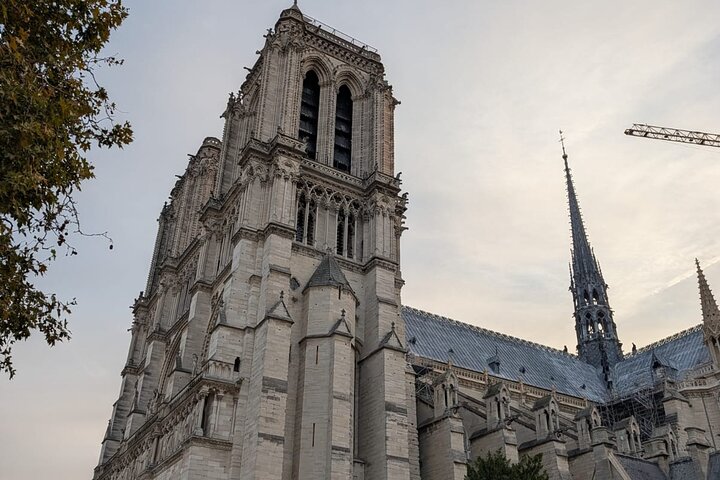 Guided tour of Notre Dame Cathedral in Paris, France, photo 23 | wizardtrip