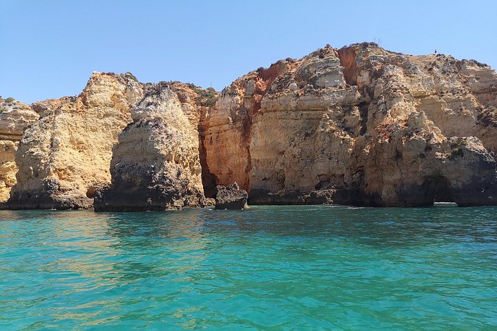 Katamankryssning längs Lagos kust, Portugal, med klippor, stränder och havet, foto 9 | wizardtrip