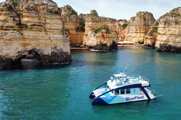 Katamankryssning längs Lagos kust, Portugal, med klippor, stränder och havet, foto 11 | wizardtrip