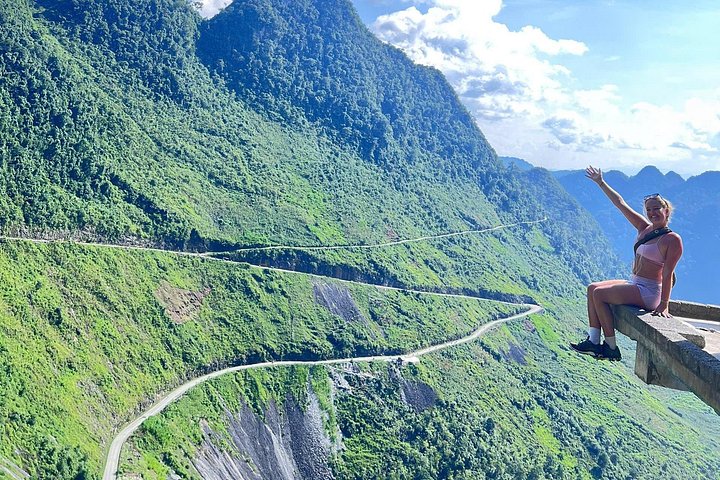 Experience the stunning Ha Giang Loop in Vietnam, featuring dramatic mountain landscapes and vibrant local culture, photo 18 | wizardtrip