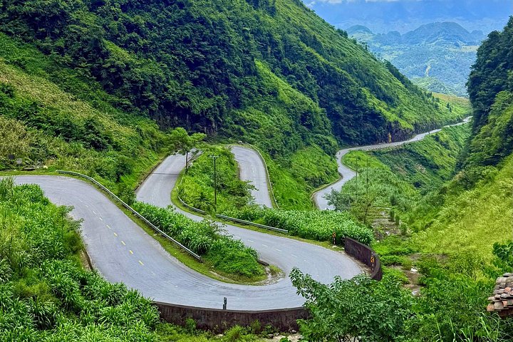 Experience the stunning Ha Giang Loop in Vietnam, featuring dramatic mountain landscapes and vibrant local culture, photo 31 | wizardtrip