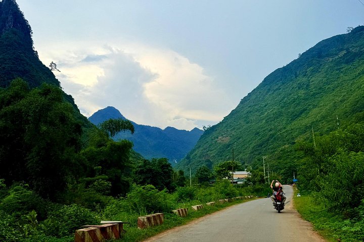 Experience the stunning Ha Giang Loop in Vietnam, featuring dramatic mountain landscapes and vibrant local culture, photo 39 | wizardtrip