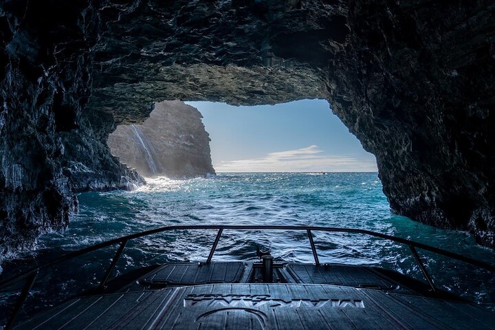 カウアイ島ナ・パリ海岸のボートツアー、ドラマチックな崖と海の景色、写真14 | wizardtrip