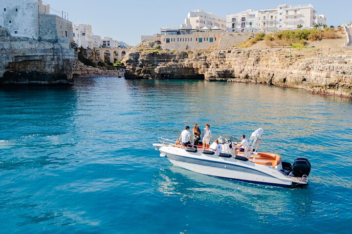 Excursion en bateau à Polignano a Mare avec apéritif | wizardtrip