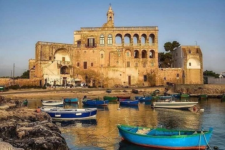 Excursion en bateau explorant les grottes et la côte de Polignano a Mare avec apéritif, photo 12 | wizardtrip