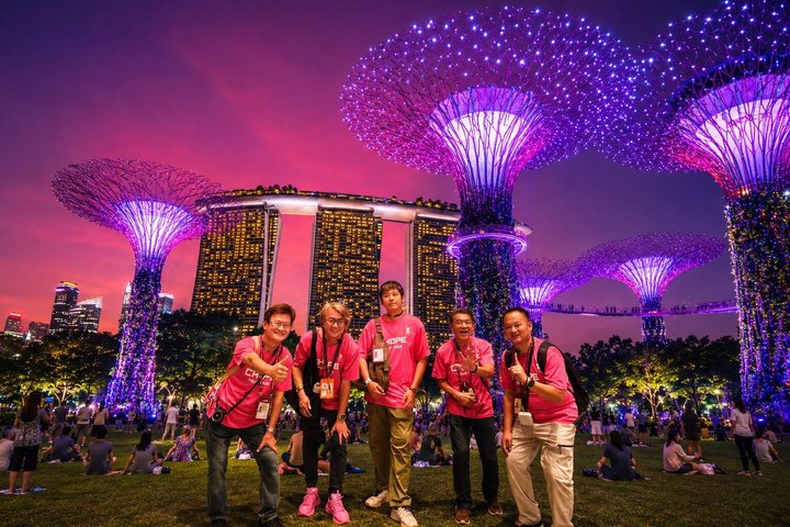 Singapur Flussfahrt, Night Garden Rhapsody & Spectra von CYT | wizardtrip