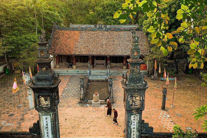 Full-day tour from Hanoi to Ninh Binh visiting Hoa Lu, Trang An, and Mua Cave with cycling, photo 12 | wizardtrip