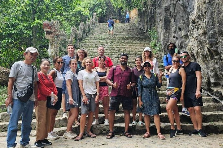 Full-day tour from Hanoi to Ninh Binh visiting Hoa Lu, Trang An, and Mua Cave with cycling, photo 16 | wizardtrip