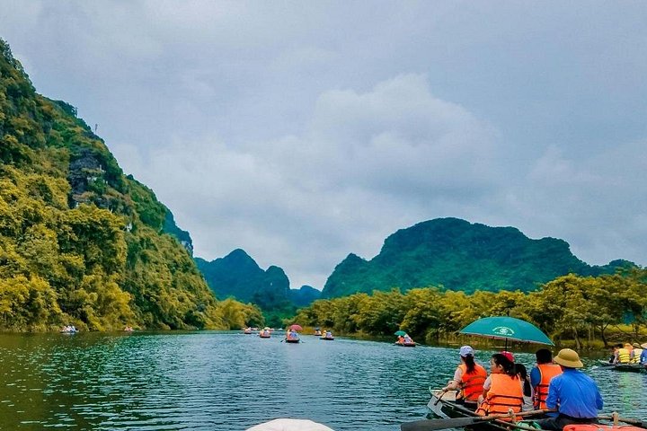 Full-day tour from Hanoi to Ninh Binh visiting Hoa Lu, Trang An, and Mua Cave with cycling, photo 21 | wizardtrip