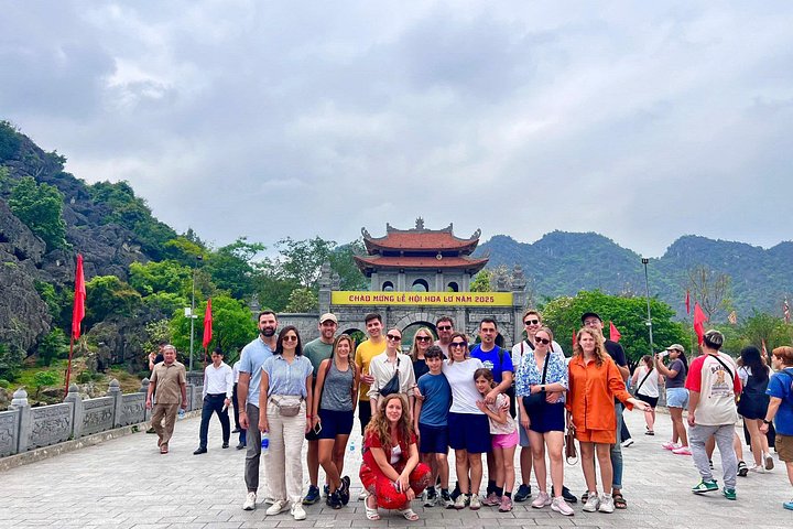 Full-day tour from Hanoi to Ninh Binh visiting Hoa Lu, Trang An, and Mua Cave with cycling, photo 27 | wizardtrip