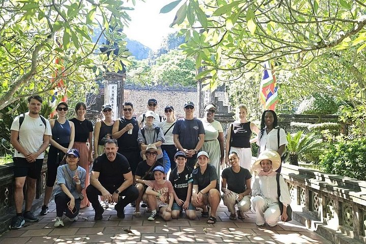 Full-day tour from Hanoi to Ninh Binh visiting Hoa Lu, Trang An, and Mua Cave with cycling, photo 30 | wizardtrip