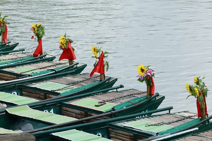 Full-day tour from Hanoi to Ninh Binh visiting Hoa Lu, Trang An, and Mua Cave with cycling, photo 39 | wizardtrip