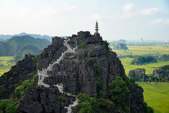 Full-day tour from Hanoi to Ninh Binh visiting Hoa Lu, Trang An, and Mua Cave with cycling, photo 43 | wizardtrip