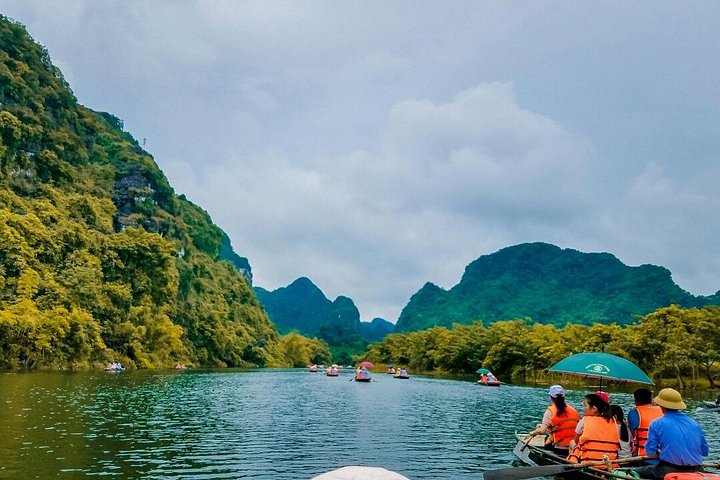 Full-day tour from Hanoi to Ninh Binh visiting Hoa Lu, Trang An, and Mua Cave with cycling, photo 45 | wizardtrip