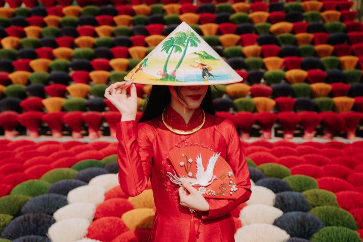 Explore Vietnamese conical hat and incense making traditions on a small group tour from Hanoi, photo 7 | wizardtrip
