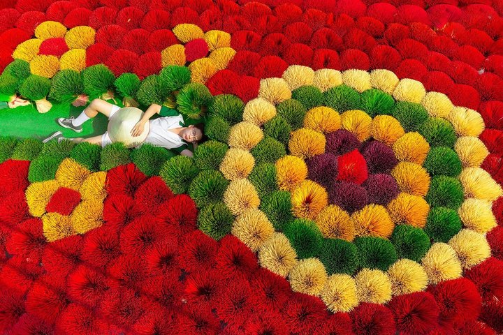 Explore Vietnamese conical hat and incense making traditions on a small group tour from Hanoi, photo 8 | wizardtrip