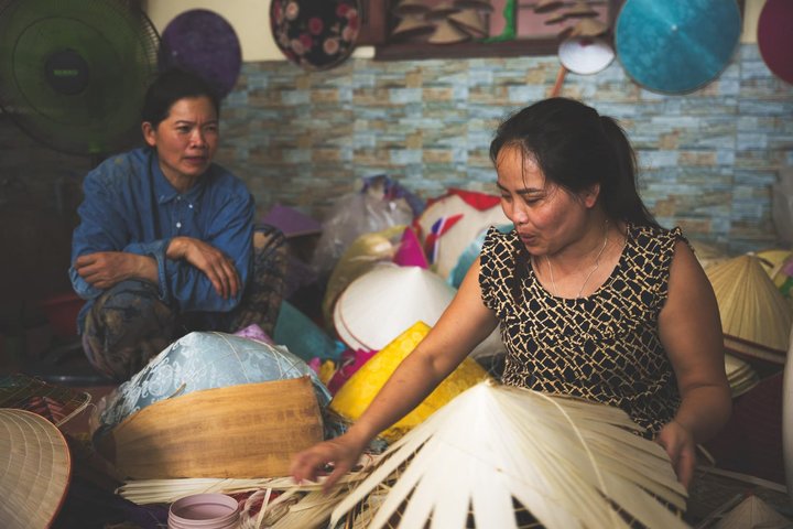 Explore Vietnamese conical hat and incense making traditions on a small group tour from Hanoi, photo 15 | wizardtrip