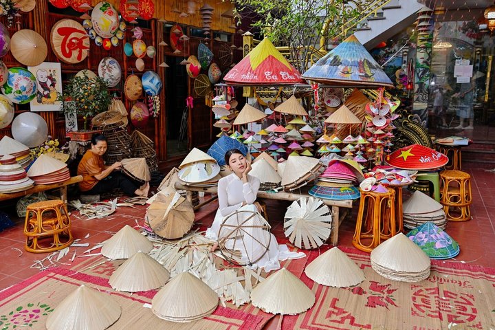 Explore Vietnamese conical hat and incense making traditions on a small group tour from Hanoi, photo 51 | wizardtrip