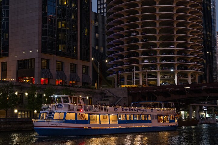 Chicago elvecruise som viser ikoniske skyskrapere og byens skyline, foto 7 | wizardtrip