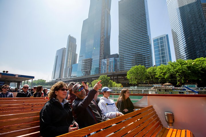 Chicago elvecruise som viser ikoniske skyskrapere og byens skyline, foto 8 | wizardtrip