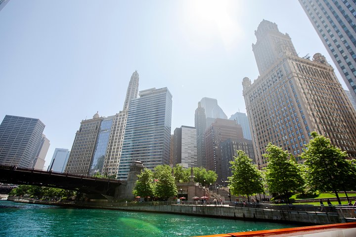 Chicago elvecruise som viser ikoniske skyskrapere og byens skyline, foto 10 | wizardtrip