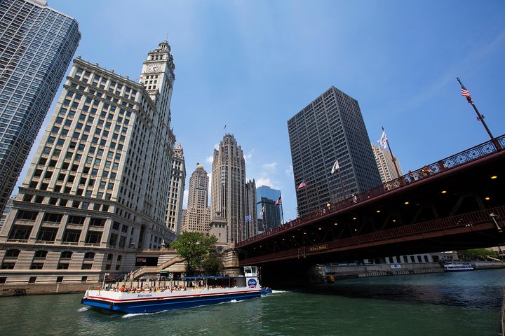 Chicago elvecruise som viser ikoniske skyskrapere og byens skyline, foto 11 | wizardtrip