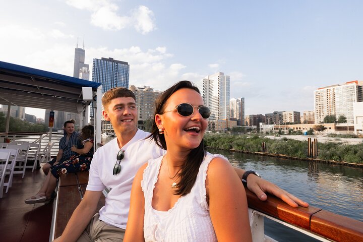 Chicago elvecruise som viser ikoniske skyskrapere og byens skyline, foto 21 | wizardtrip