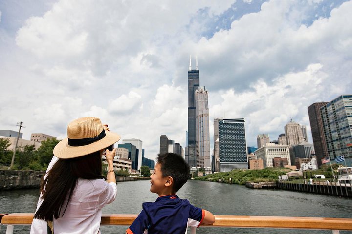 Chicago elvecruise som viser ikoniske skyskrapere og byens skyline, foto 22 | wizardtrip