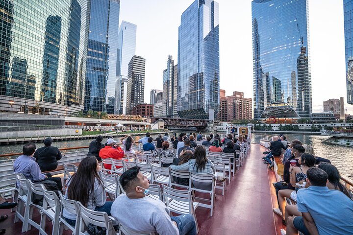 Chicago elvecruise som viser ikoniske skyskrapere og byens skyline, foto 23 | wizardtrip