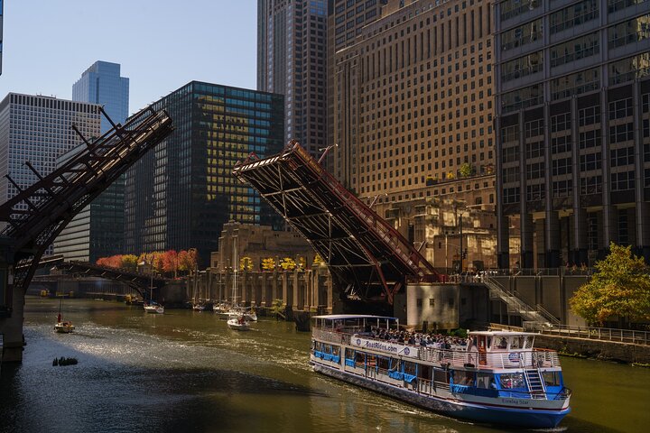 Chicago elvecruise som viser ikoniske skyskrapere og byens skyline, foto 28 | wizardtrip