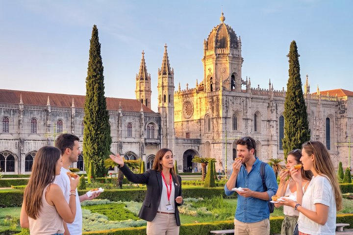 Belém: Jerónimos Cloister + Pastel Tasting (Skip-the-Line Option) | wizardtrip