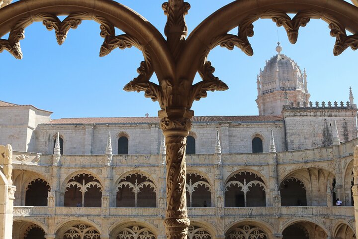 Walking tour in Belém, Lisbon, exploring Jerónimos Monastery and tasting Pastel de Belém, photo 14 | wizardtrip